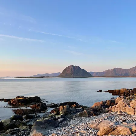 Midnight Sun Paradise Lofoten Feriehus Bostad
