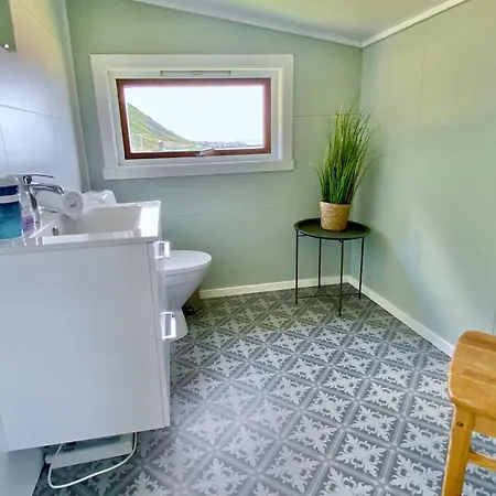 Midnight Sun Paradise Lofoten Bostad