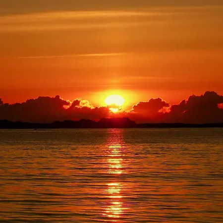 Midnight Sun Paradise Lofoten Holiday home *